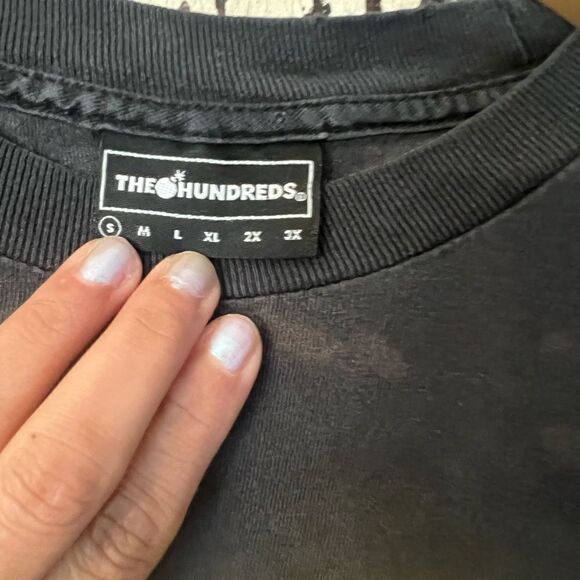 Vintage distressed The Hundreds Bomb Logo Y2K era size small T-shirt. - Picture 3 of 6